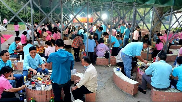 團建時(shí)刻 | 鴻富誠·海上田園趣味燒烤趴